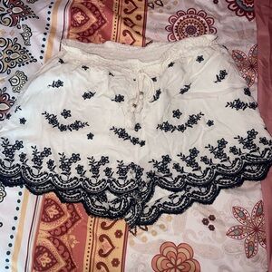 White and Blue Floral Lace Trim Shorts